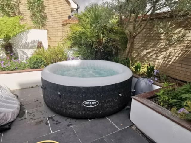 Jak wybrać idealne jacuzzi Lay-Z-Spa: porównanie modeli i opinie Jak wybrać idealne jacuzzi Lay-Z-Spa: porównanie modeli i opinie