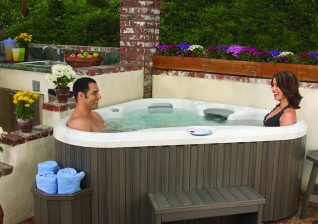 Najlepsze jacuzzi ogrodowe spa: funkcje, korzyści i porady dotyczące utrzymania Najlepsze jacuzzi ogrodowe spa: funkcje, korzyści i porady dotyczące utrzymania